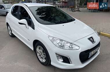 Хетчбек Peugeot 308 2013 в 