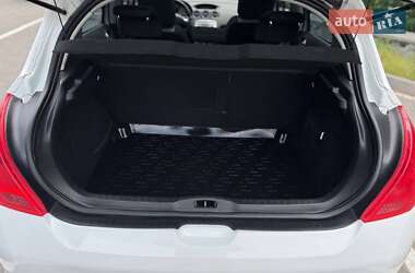 Хэтчбек Peugeot 308 2012 в 