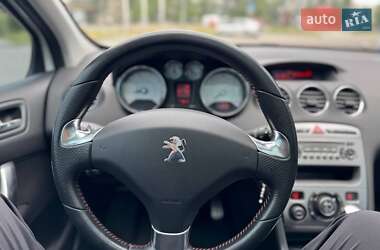 Хэтчбек Peugeot 308 2012 в 