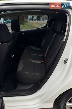 Хэтчбек Peugeot 308 2012 в 