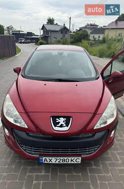 Хетчбек Peugeot 308 2008 в 