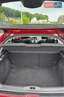 Хетчбек Peugeot 308 2008 в 