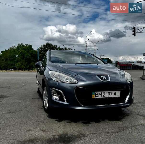 Хетчбек Peugeot 308 2011 в 