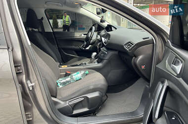 Хэтчбек Peugeot 308 2017 в 