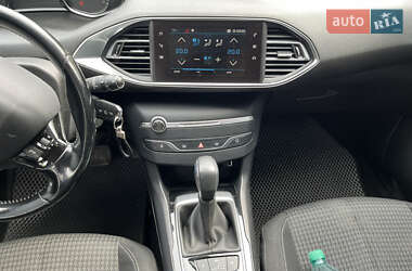 Хэтчбек Peugeot 308 2017 в 