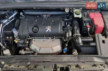 Хэтчбек Peugeot 308 2008 в 