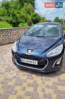 Хэтчбек Peugeot 308 2011 в Збараже
