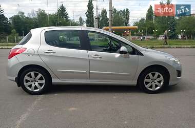 Хэтчбек Peugeot 308 2011 в 