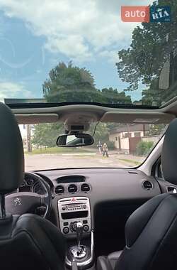 Хэтчбек Peugeot 308 2011 в 