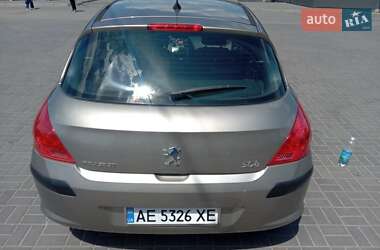 Хэтчбек Peugeot 308 2011 в 