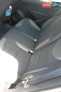 Хэтчбек Peugeot 308 2011 в 