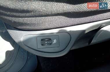 Хэтчбек Peugeot 308 2011 в 