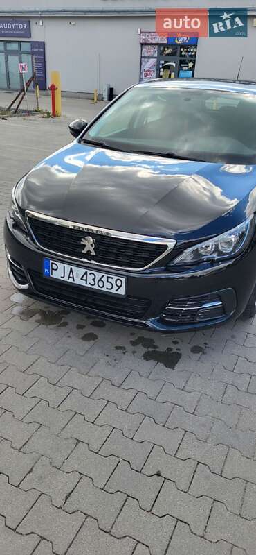 Универсал Peugeot 308 2017 в Дубно