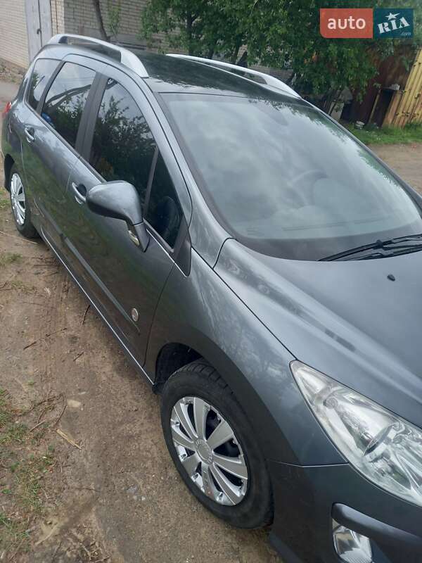 Универсал Peugeot 308 2010 в Гайсине
