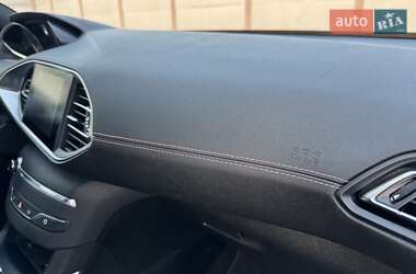 Универсал Peugeot 308 2015 в 
