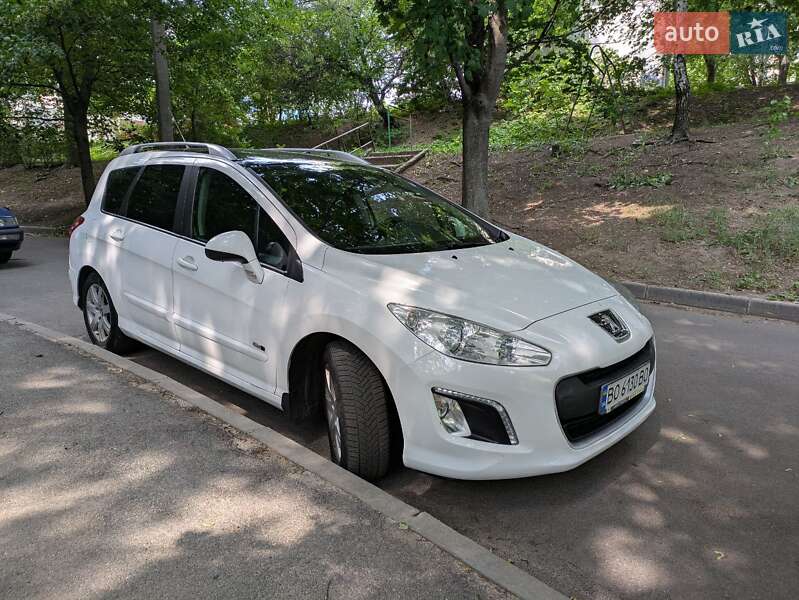 Универсал Peugeot 308 2013 в 