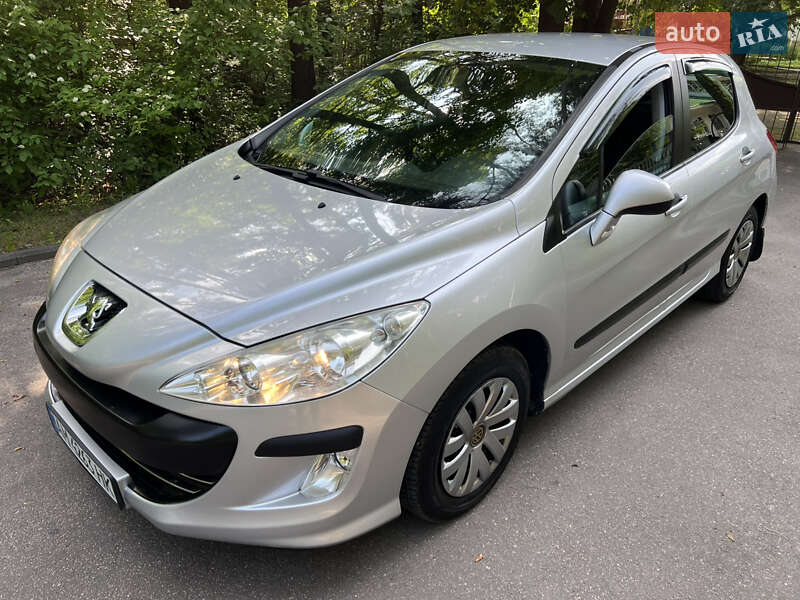 Хэтчбек Peugeot 308 2010 в Житомире