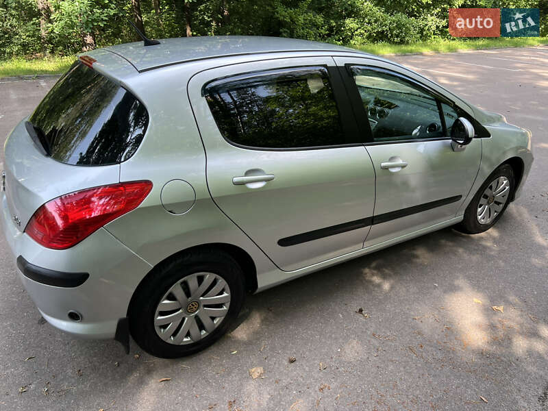 Хэтчбек Peugeot 308 2010 в Житомире