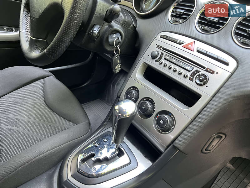 Хэтчбек Peugeot 308 2010 в Житомире