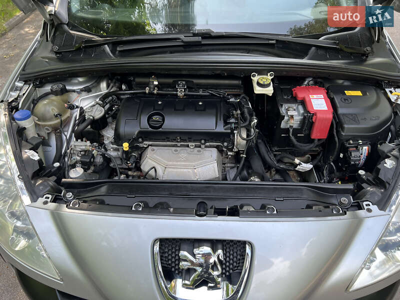 Хэтчбек Peugeot 308 2010 в Житомире