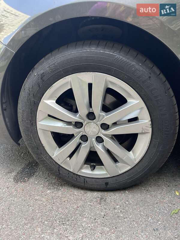 Универсал Peugeot 308 2020 в Киеве