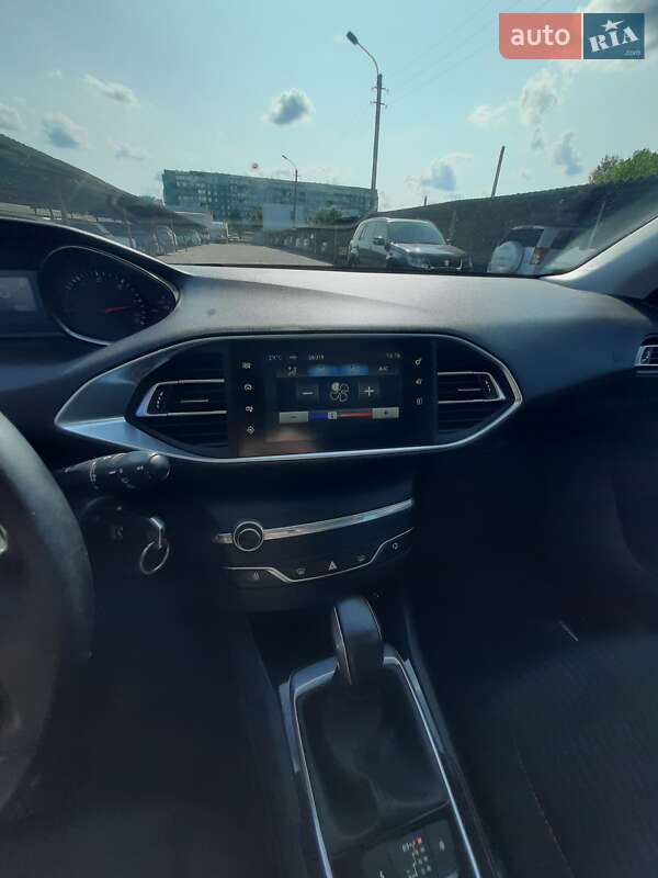 Універсал Peugeot 308 2015 в Сумах