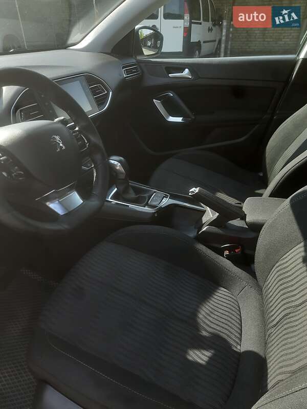 Універсал Peugeot 308 2015 в Сумах