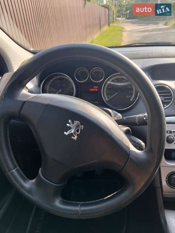 Хэтчбек Peugeot 308 2008 в Броварах