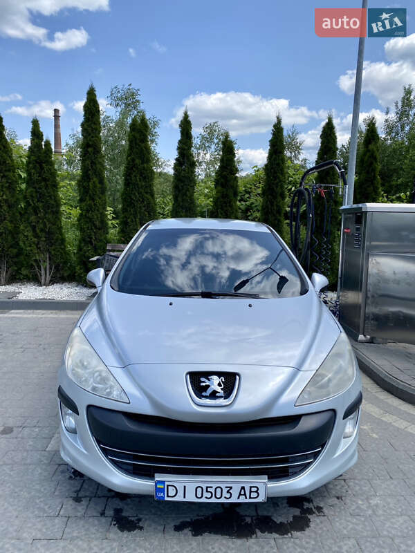 Хэтчбек Peugeot 308 2008 в Надворной