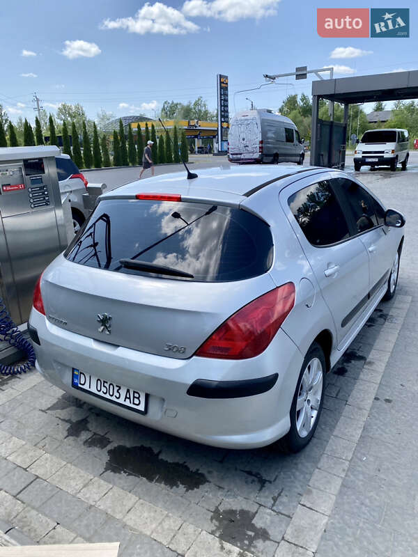 Хэтчбек Peugeot 308 2008 в Надворной