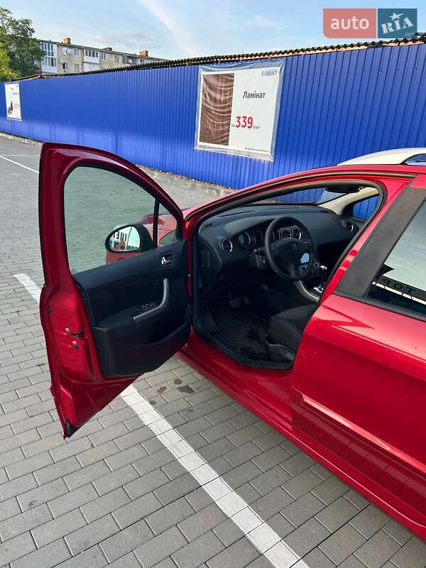 Универсал Peugeot 308 2012 в Калуше