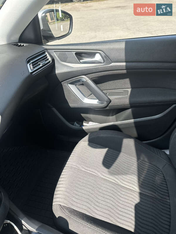 Универсал Peugeot 308 2016 в Звенигородке