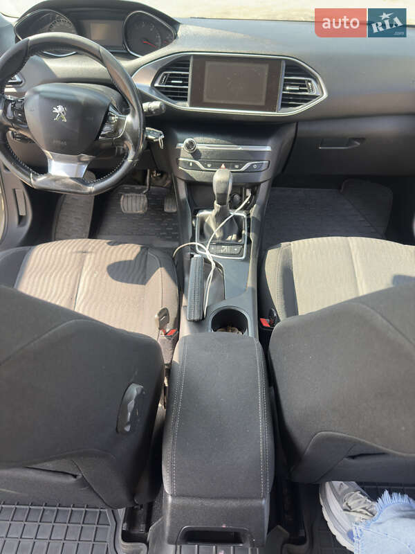 Универсал Peugeot 308 2016 в Звенигородке