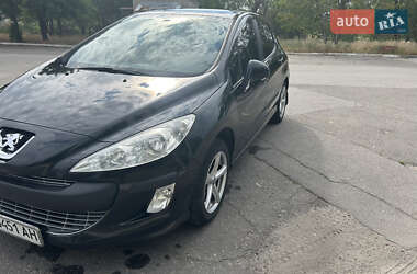 Хетчбек Peugeot 308 2008 в 