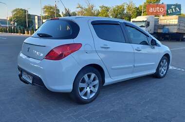 Хетчбек Peugeot 308 2012 в 