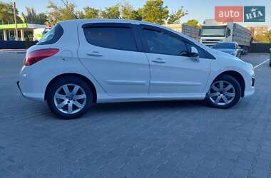 Хетчбек Peugeot 308 2012 в 