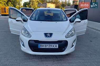 Хетчбек Peugeot 308 2012 в 