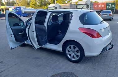 Хетчбек Peugeot 308 2012 в 