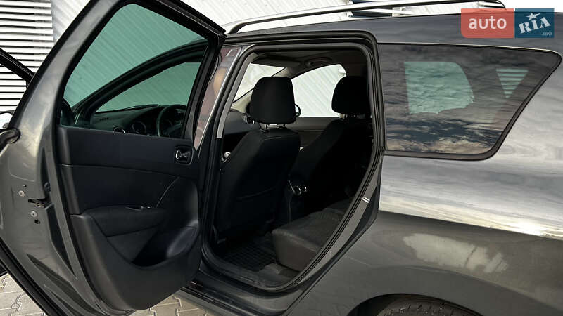 Універсал Peugeot 308 2011 в Львові