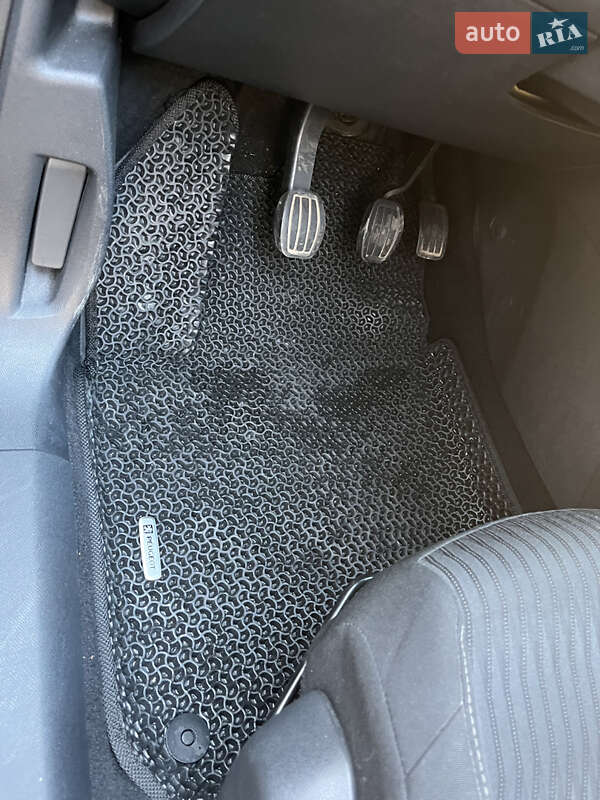 Універсал Peugeot 308 2016 в Виноградові