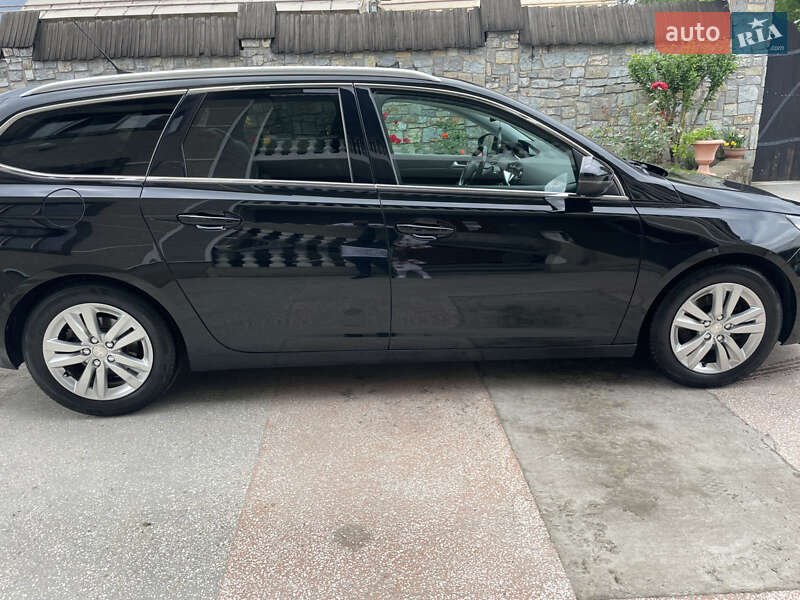 Універсал Peugeot 308 2015 в Косові