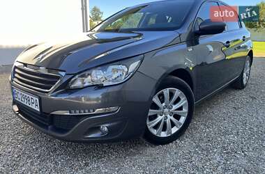 Хэтчбек Peugeot 308 2016 в Жовкве