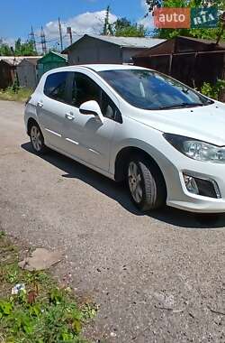 Хэтчбек Peugeot 308 2011 в Запорожье