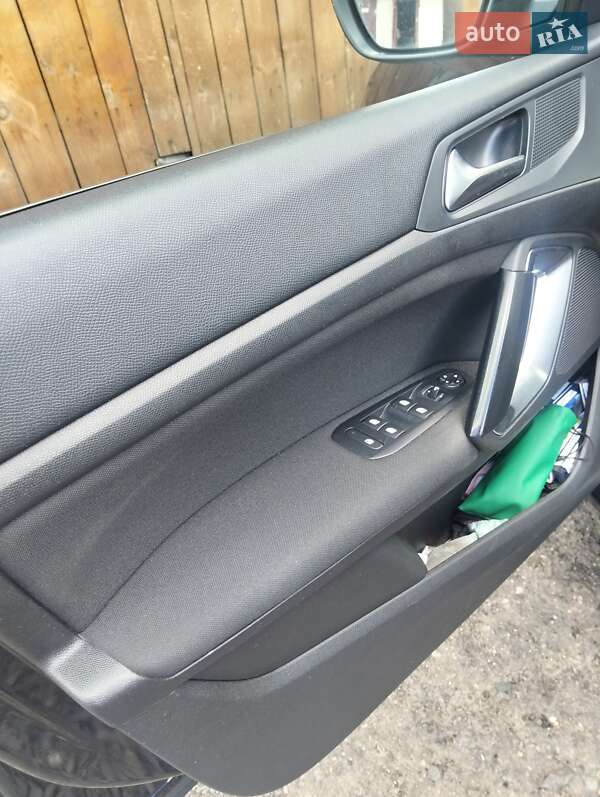 Універсал Peugeot 308 2015 в Маневичах