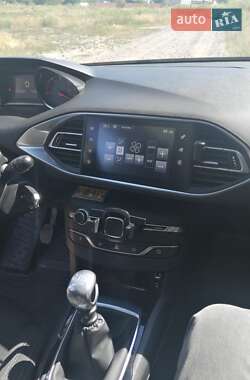 Универсал Peugeot 308 2015 в 