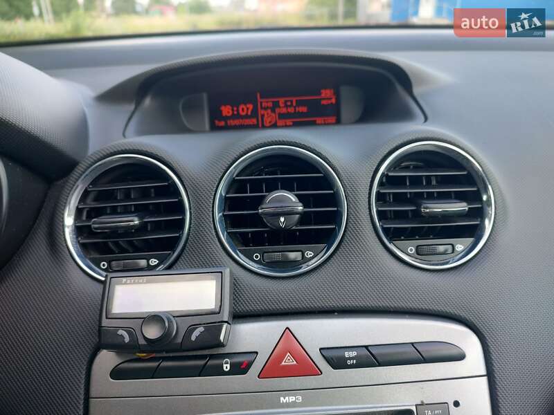 Хэтчбек Peugeot 308 2009 в Остроге