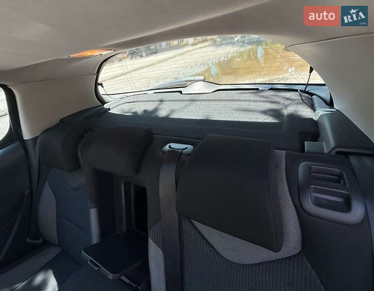 Хетчбек Peugeot 308 2012 в Дніпрі