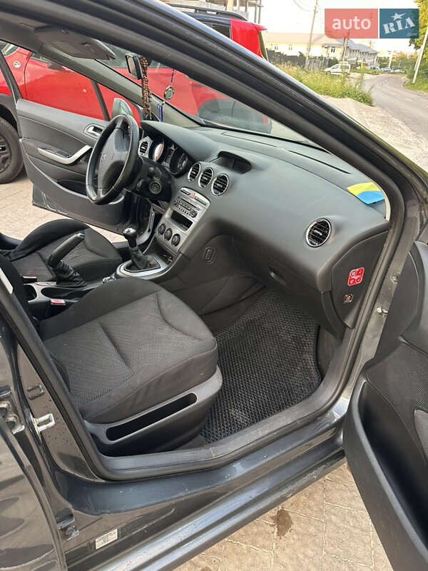 Хэтчбек Peugeot 308 2009 в Львове
