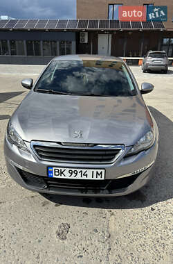 Универсал Peugeot 308 2015 в Остроге