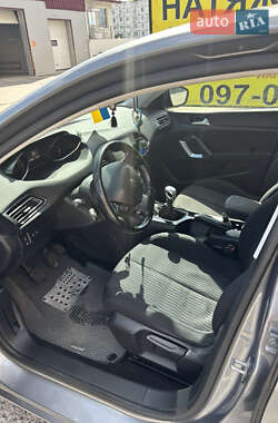 Универсал Peugeot 308 2015 в Остроге